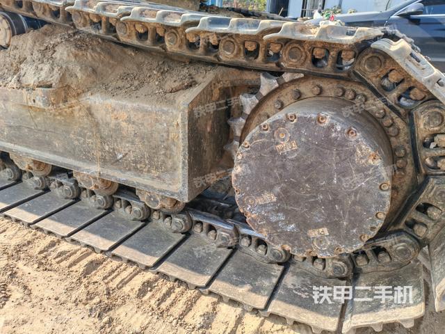 右驅(qū)動輪（行走機構）