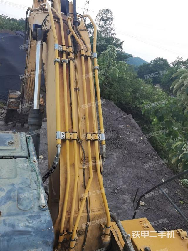 大臂背部俯視（工作和回轉(zhuǎn)裝置）