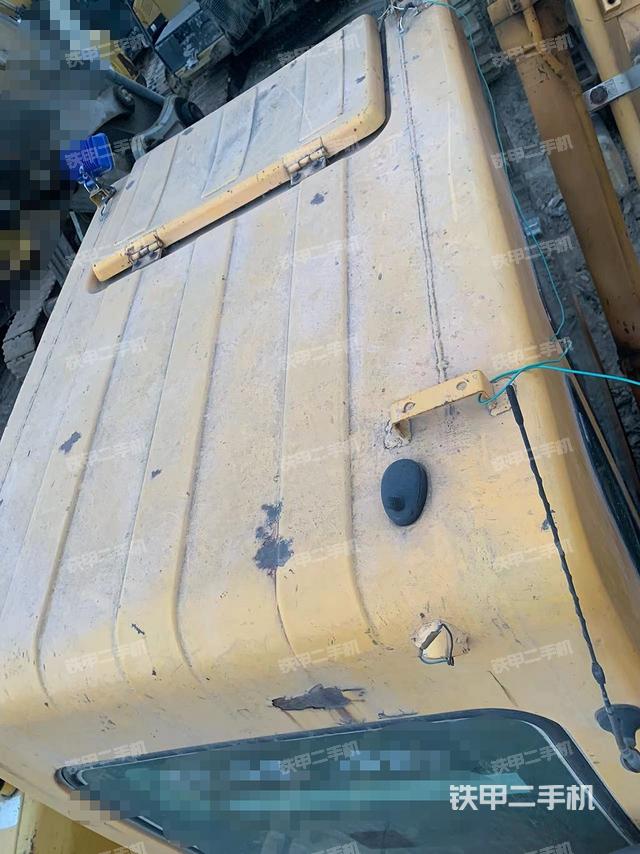 駕駛室頂部（整機外觀）