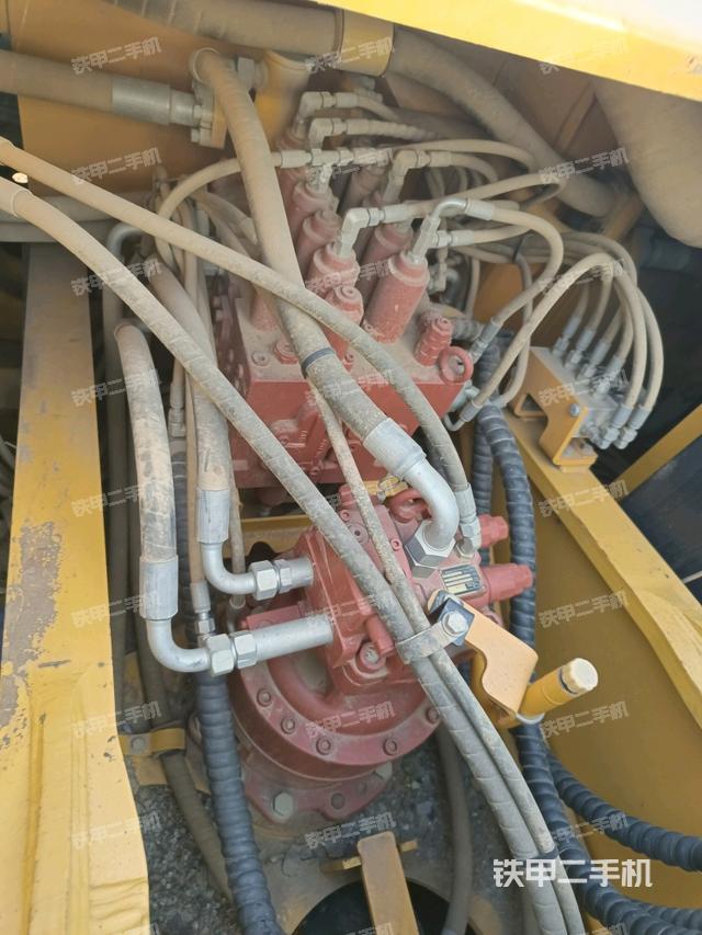 回轉(zhuǎn)馬達（上車部件）