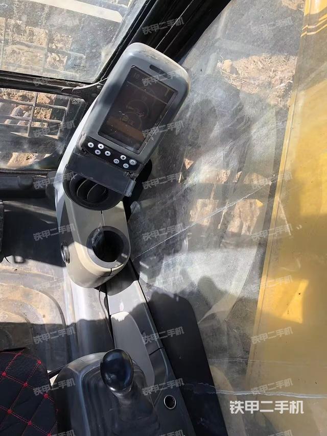 駕駛室整體（整機外觀）