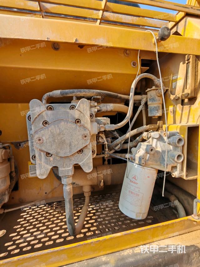 液壓泵斜45?左（大件艙室）