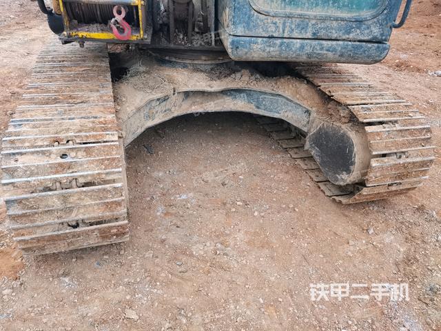 轉(zhuǎn)盤和下車架正前（工作和回轉(zhuǎn)裝置）