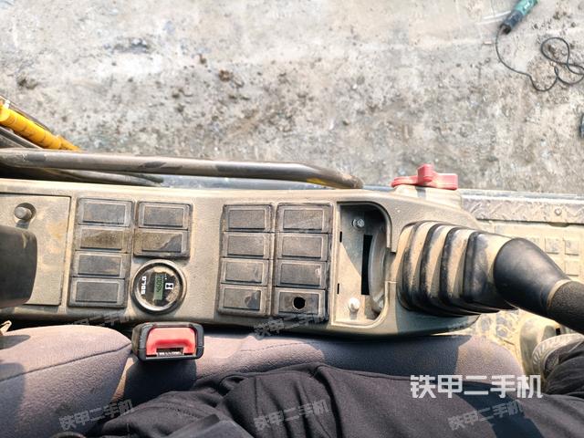 座椅左側(cè)控制臺(tái)/音響/含左手柄（駕駛室部分）