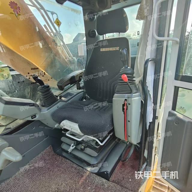 驾驶室整体（整机外观）