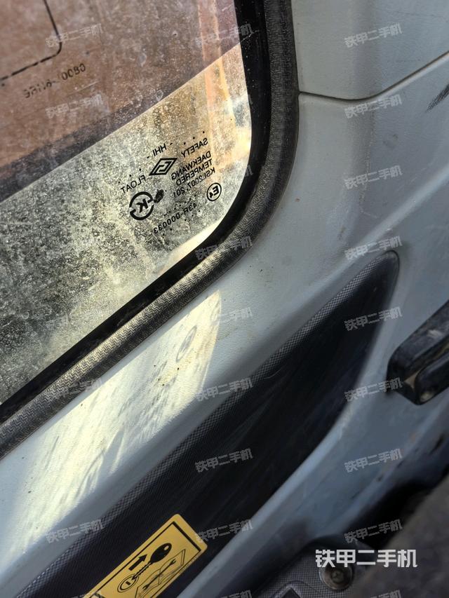 后窗玻璃角標(biāo)（駕駛室部分）