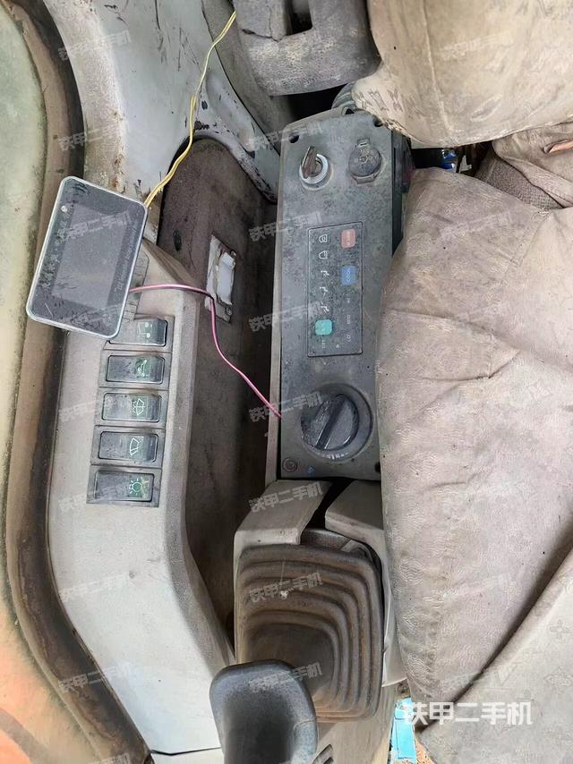 駕駛室整體（整機(jī)外觀）