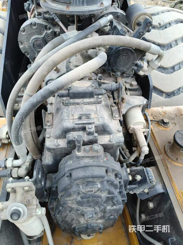 整機右側(cè)(設(shè)備外觀及核心部件) 整機右側(cè)(設(shè)備外觀及核心部件)