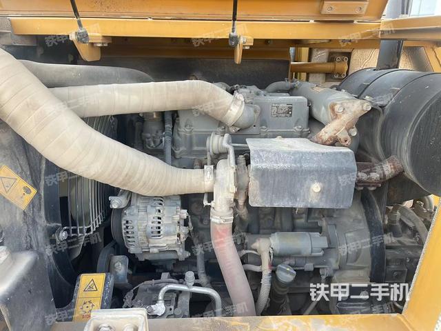 發(fā)動機整體俯視(整機外觀) 發(fā)動機整體俯視(整機外觀)