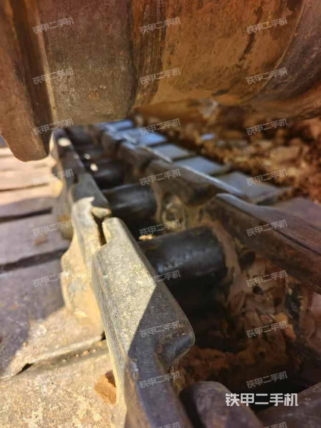 右驅動輪（行走機構）