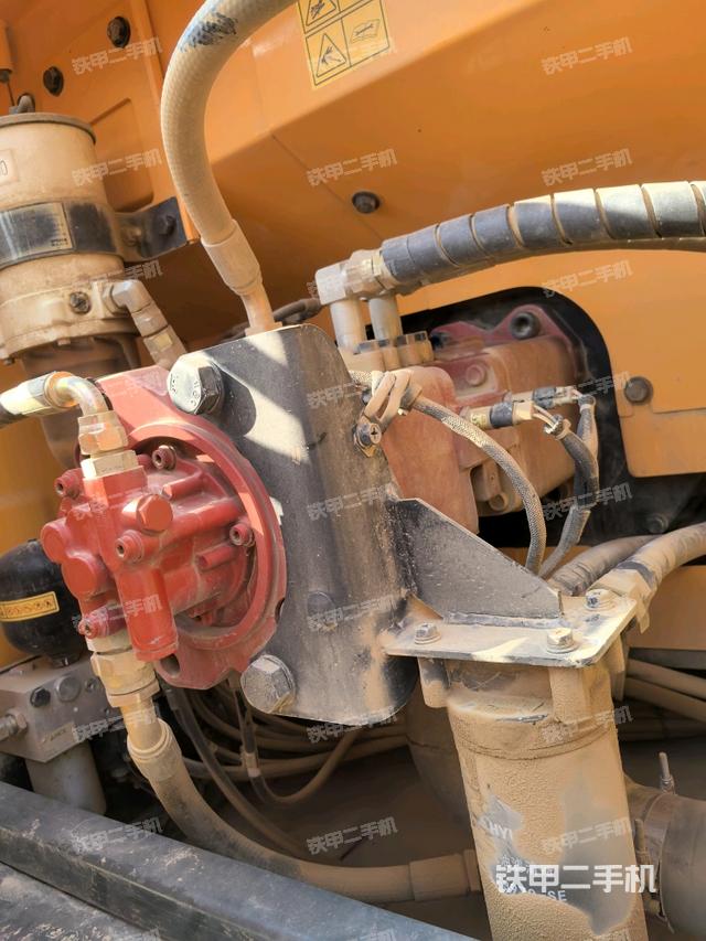 液壓泵斜45?左（大件艙室）