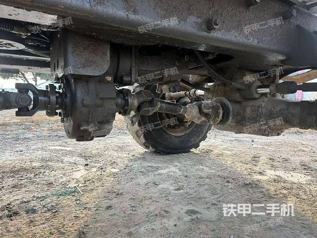 單側(cè)履帶整體（整機(jī)外觀）