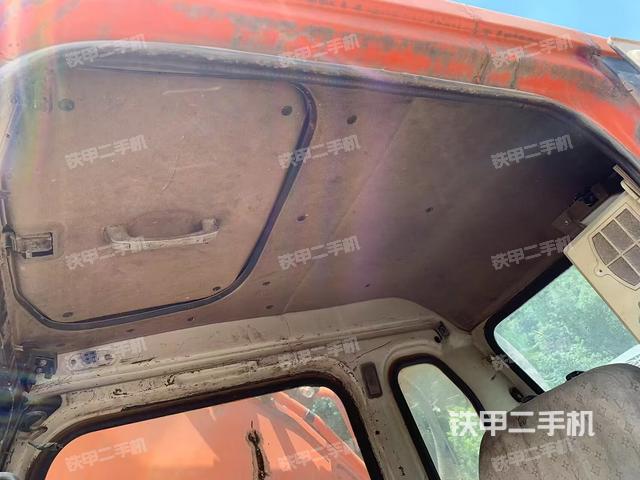 駕駛室頂部（整機(jī)外觀）