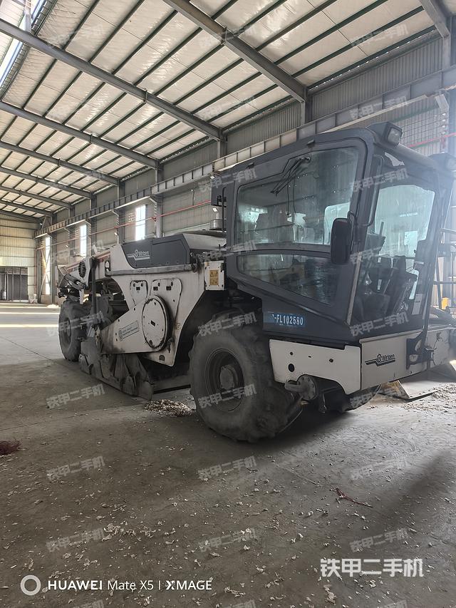 整機(jī)右后45°（設(shè)備外觀及核心部件）