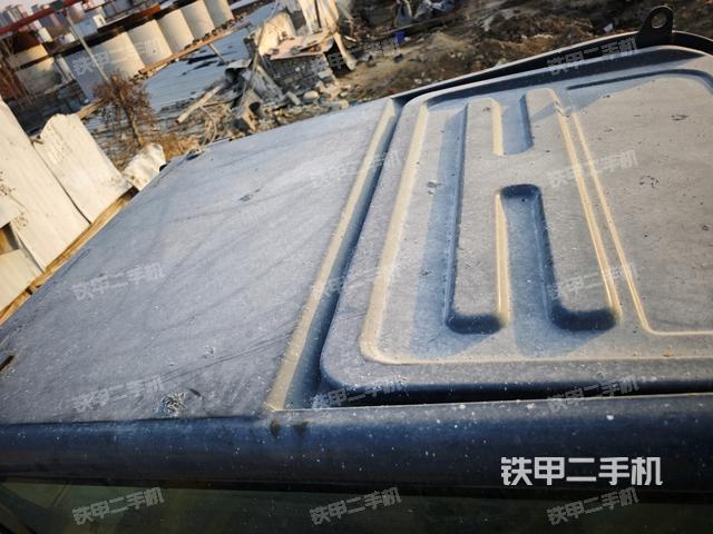 駕駛室頂部(整機外觀) 駕駛室頂部(整機外觀)