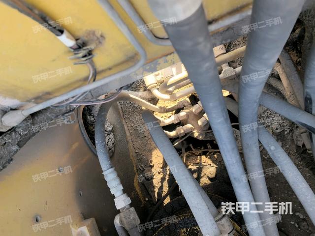 小松PC220-8挖掘机的设备实拍-第50张实拍照片