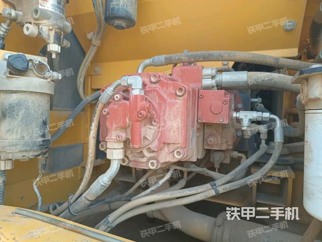 液壓泵斜45?左（大件艙室）