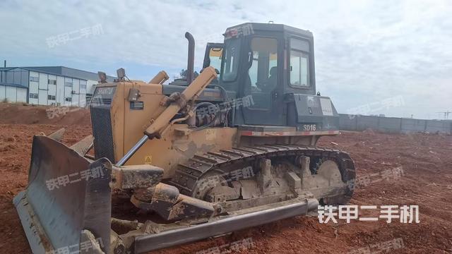 整機(jī)左側(cè)（設(shè)備外觀及核心部件）