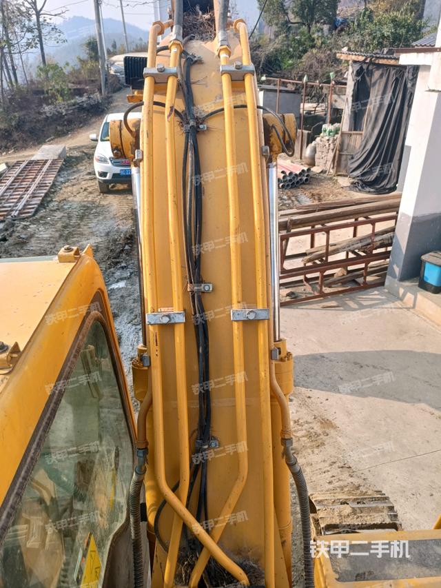 大臂背部俯視（工作和回轉(zhuǎn)裝置）