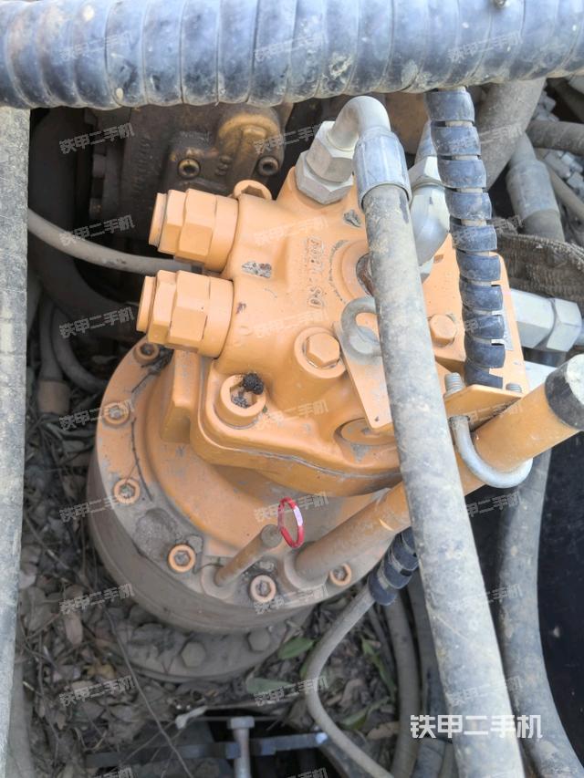 回轉(zhuǎn)馬達和主控閥（整機外觀）