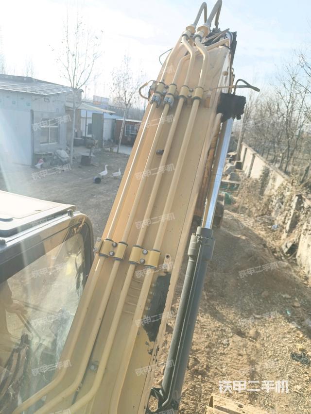 大臂背部俯視（工作和回轉(zhuǎn)裝置）