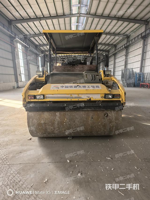 整机左侧（设备外观及核心部件）