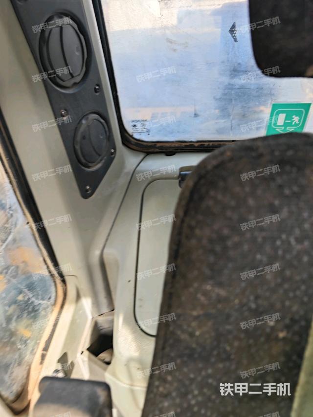 后窗玻璃角標(biāo)（駕駛室部分）