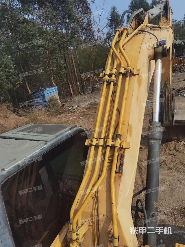 大臂背部俯視（工作和回轉(zhuǎn)裝置）