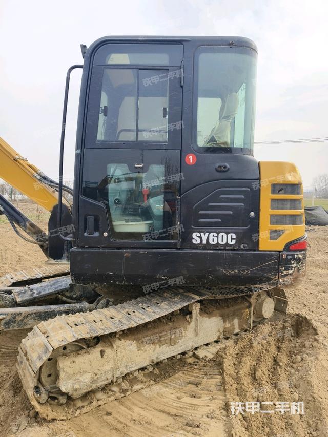 座椅左側(cè)控制臺(tái)/音響/含左手柄（駕駛室部分）