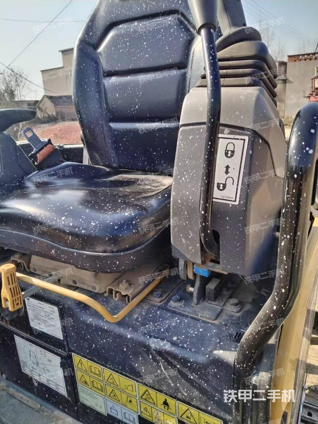 駕駛室整體（整機外觀）