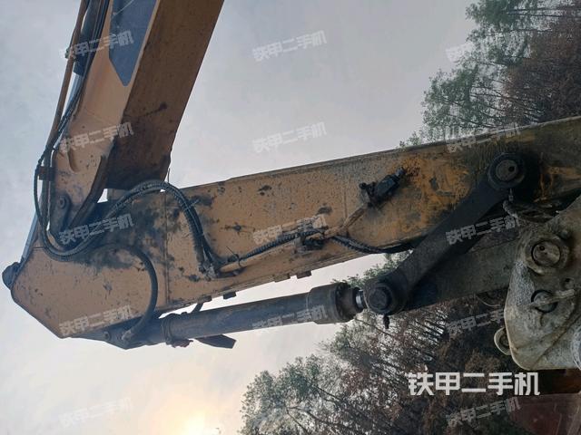 小臂整體左后(工作和回轉(zhuǎn)裝置) 小臂整體左后(工作和回轉(zhuǎn)裝置)