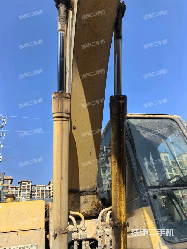 大臂油缸整體?豎拍（工作和回轉(zhuǎn)裝置）