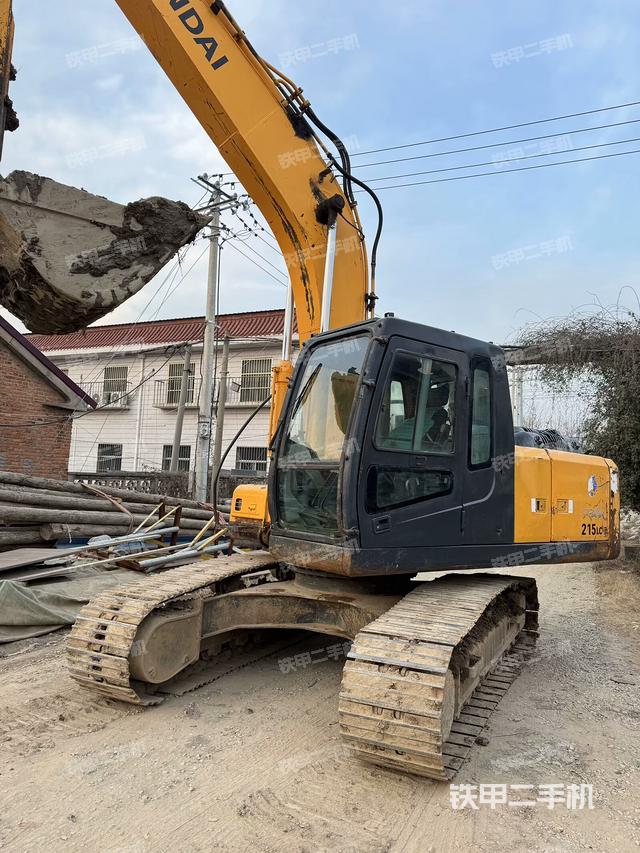 駕駛室左前45度（駕駛室部分）