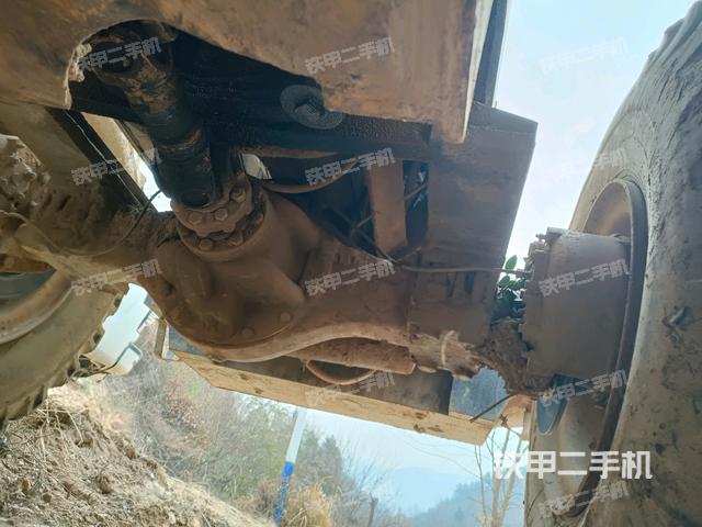 前驅(qū)動橋（液壓/傳動系統(tǒng)）