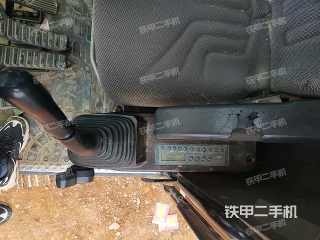 座椅左側(cè)控制臺(tái)/音響/含左手柄（駕駛室部分）