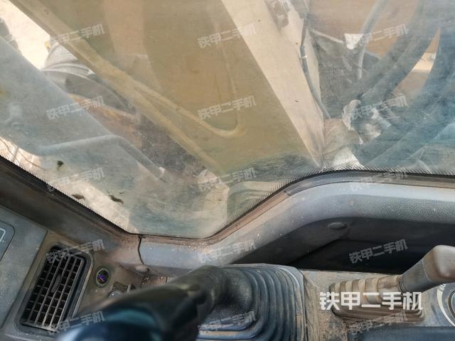 右側(cè)玻璃角標(biāo)（駕駛室部分）