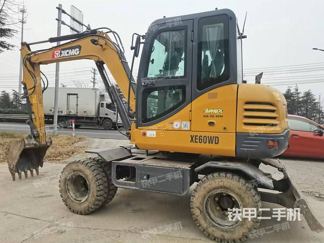 單側(cè)履帶整體（整機(jī)外觀）