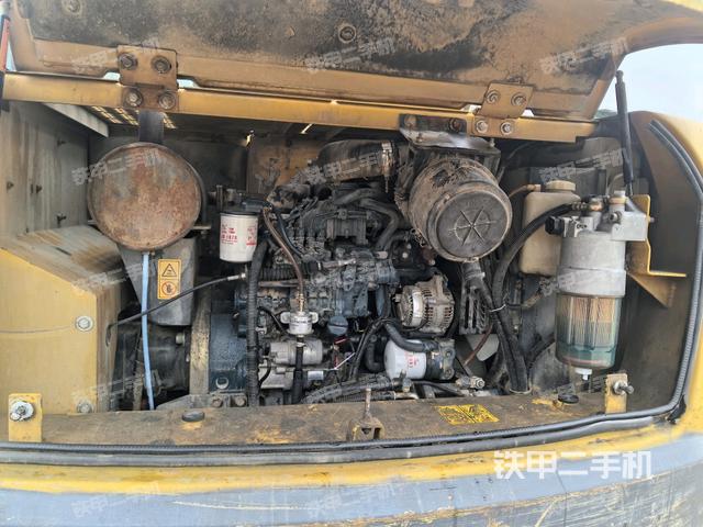 發(fā)動(dòng)機(jī)室（上車部件）