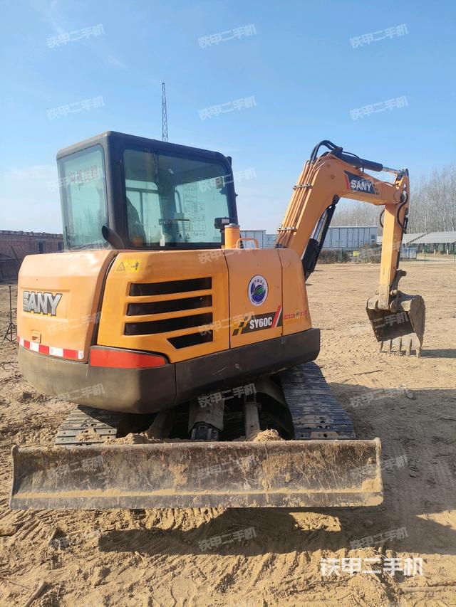 整機(jī)右后45°(整機(jī)外觀) 整機(jī)右后45°(整機(jī)外觀)