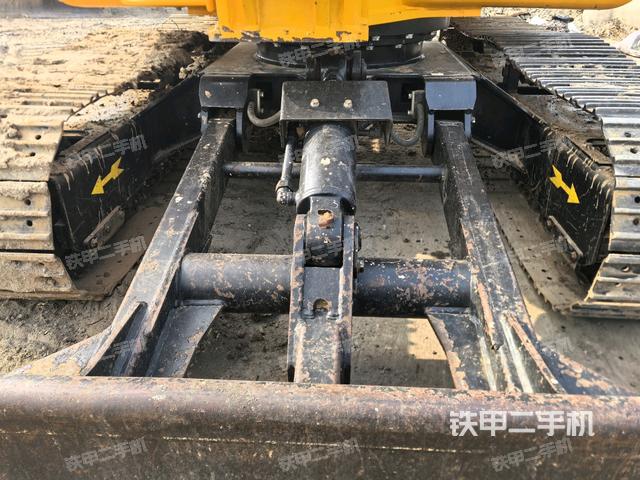 轉(zhuǎn)盤(pán)和下車架正前（工作和回轉(zhuǎn)裝置）