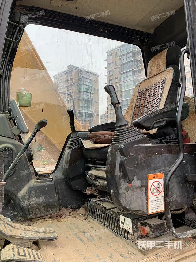 駕駛室整體（整機(jī)外觀）