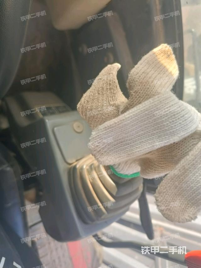 座椅左側(cè)控制臺(tái)/音響/含左手柄（駕駛室部分）