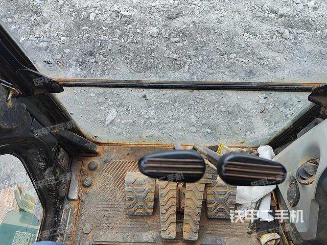 驾驶室整体（整机外观）