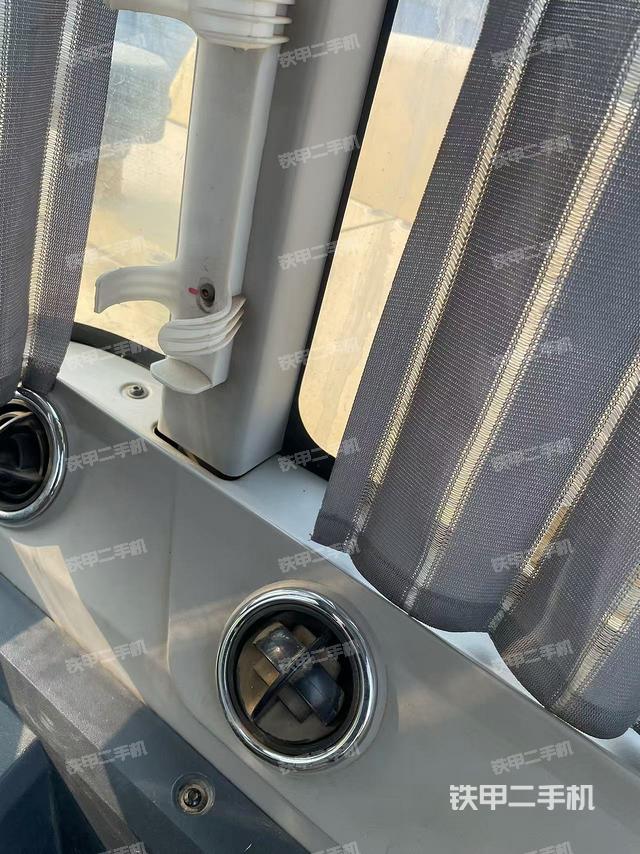 后窗玻璃角標(biāo)（駕駛室部分）