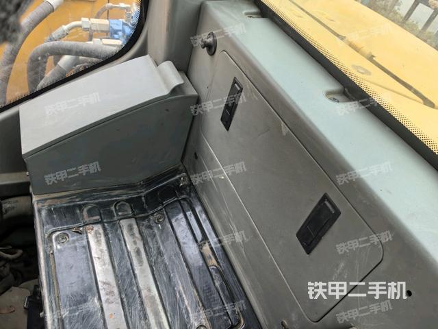 座椅后部（駕駛室部分）