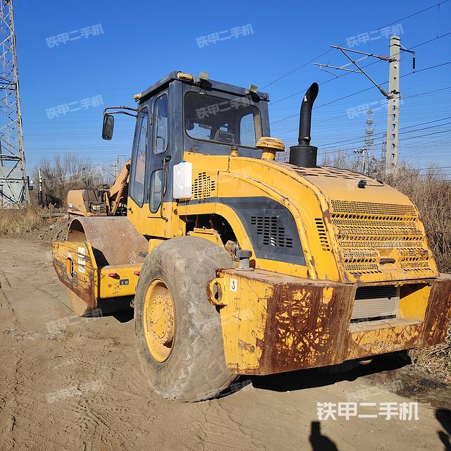 整機(jī)左側(cè)(設(shè)備外觀及核心部件) 整機(jī)左側(cè)(設(shè)備外觀及核心部件)