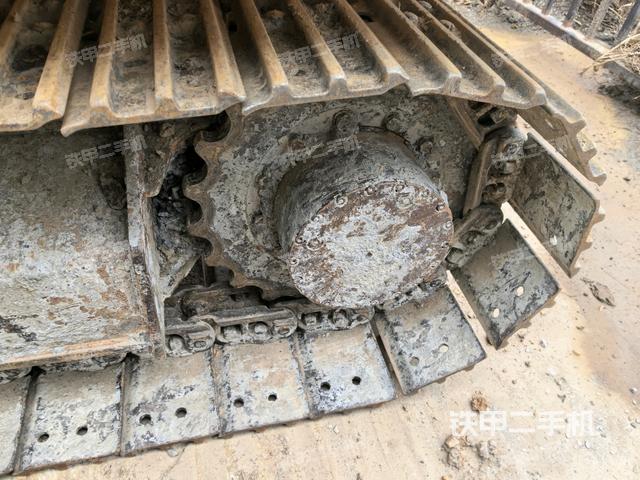 右驅(qū)動(dòng)輪（行走機(jī)構(gòu)）