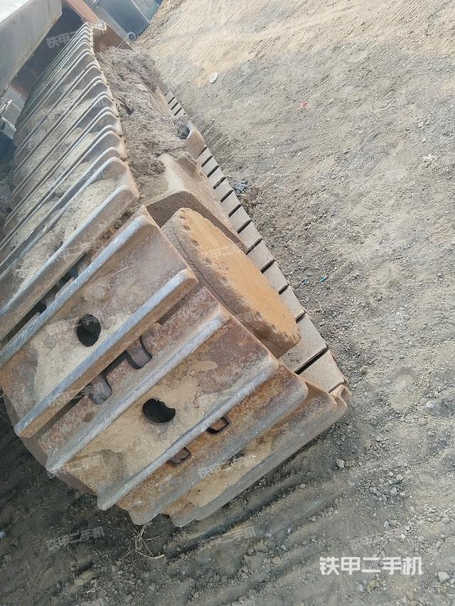 單側(cè)履帶整體（整機(jī)外觀）