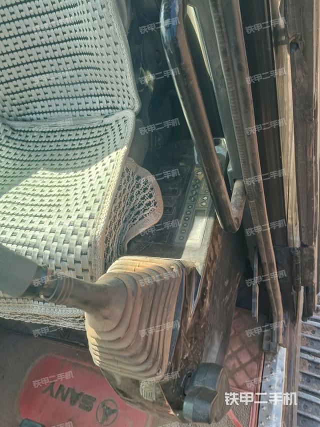 座椅左側(cè)控制臺(tái)/音響/含左手柄（駕駛室部分）