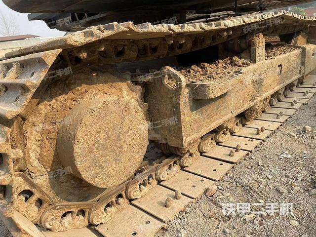 右側(cè)履帶整體?（行走機(jī)構(gòu)）